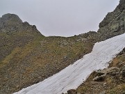 55 Strisciata di neve molliccia da attraversare per la Bocchetta Triomen (2204 m)